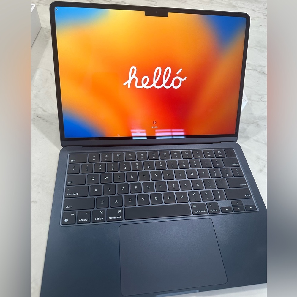 2023 max book air 13.3 in apple 256 GB space grey